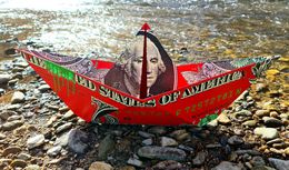 Sculpture, Red dollar boat, Daavid